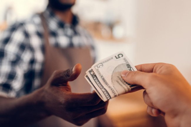 Amerykanie Trzymają się Gotówki