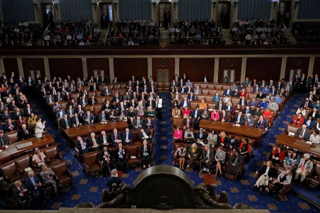 Zagrożenie dla Kryptowalut: Ustawa o Nadzorze 702