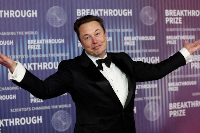 Musk przekaże 45 mln USD na  Kampanię Trumpa