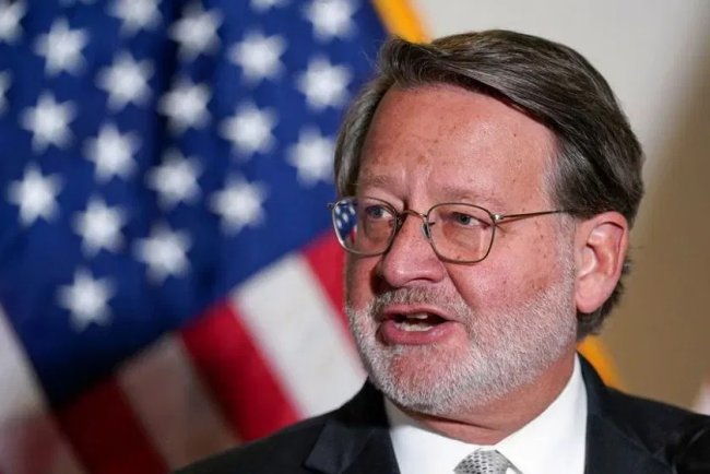 Kamala Harris rozważa Gary'ego Petersa na VP