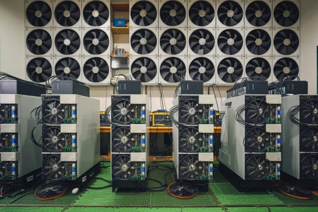 Górnicy ruszają po sprzęt