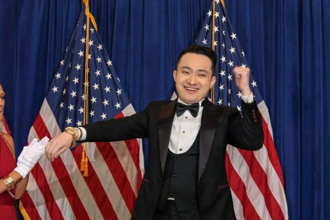 Sun kupuje TRUMP coin