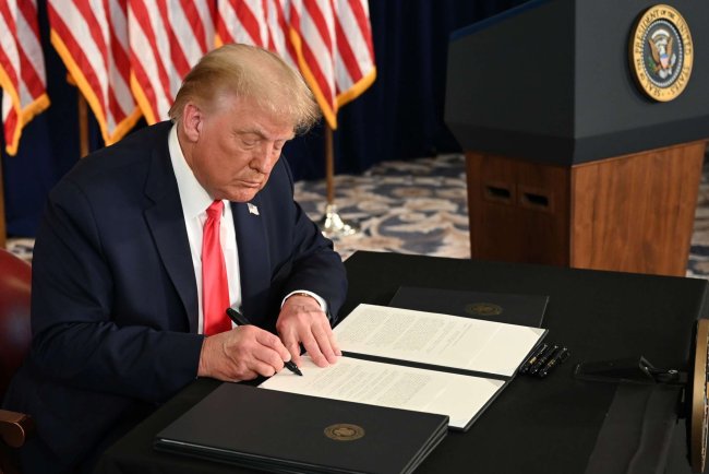 Trump podpisał dwa  krypto dekrety