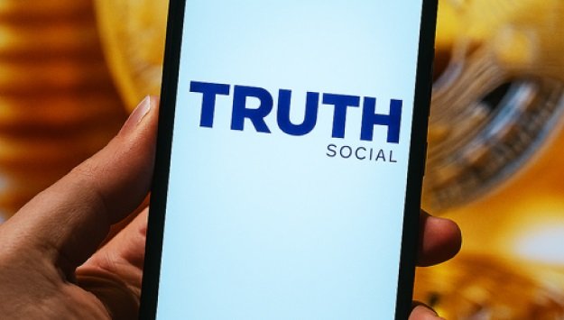 SEC opóźnia Bitcoin ETF od  Truth Social