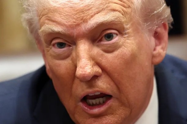 Donald Trump ogłasza 155-procentowe cła na Chiny