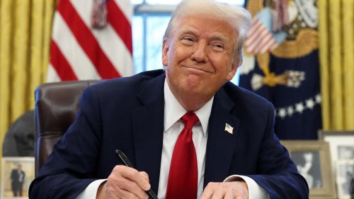 Trump kupił 327 akcji dzień przed decyzją o cłach