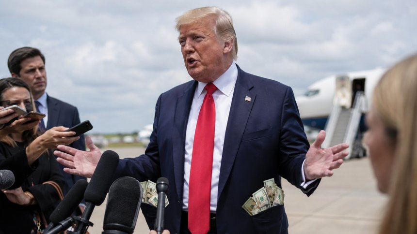 Trump tłumaczy  swoje miliardowe zyski